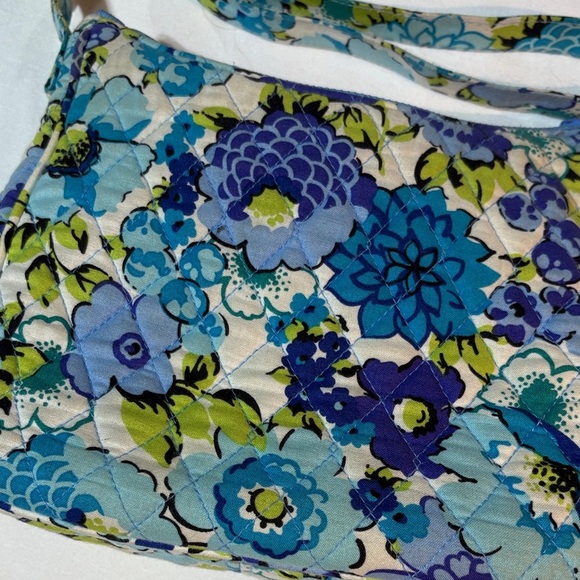 Vera Bradley Mini Crossbody Shoulder Purse Bag Blueberry Blossom Retired GC - Picture 5 of 13